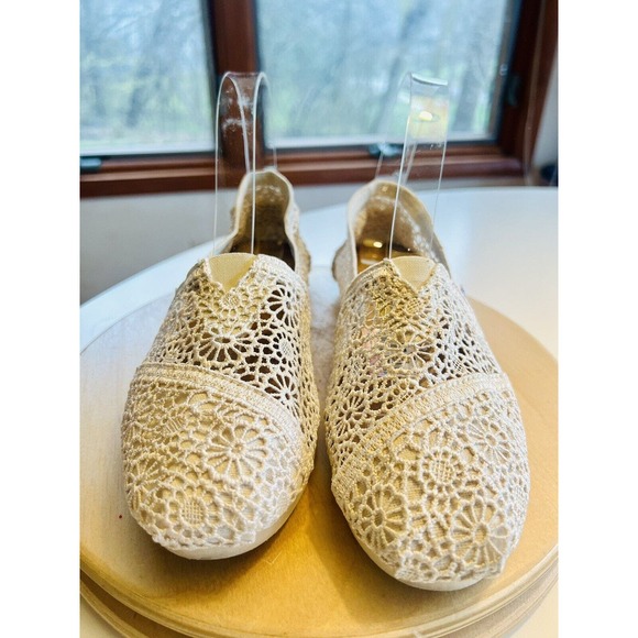 TOMS Cream Crochet Classic Canvas Alpargata Slip On Shoes Size 7.5 Women’s - Picture 2 of 5